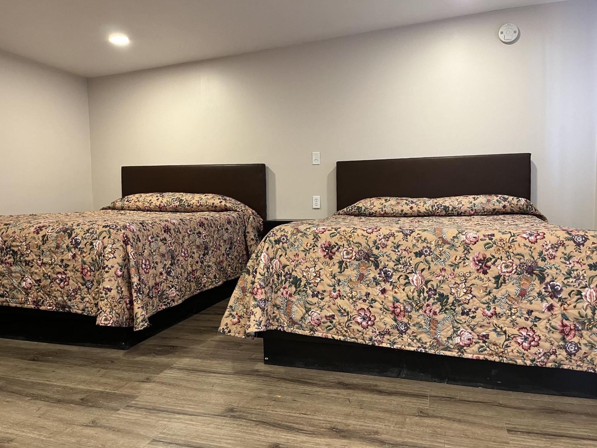 Kluane Park Inn Haines Junction Extérieur photo