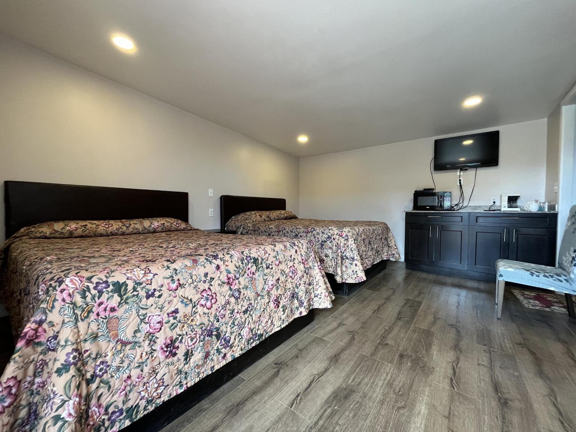 Kluane Park Inn Haines Junction Extérieur photo