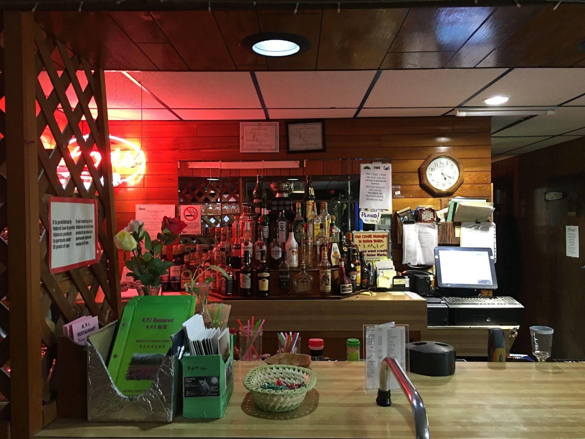 Kluane Park Inn Haines Junction Extérieur photo