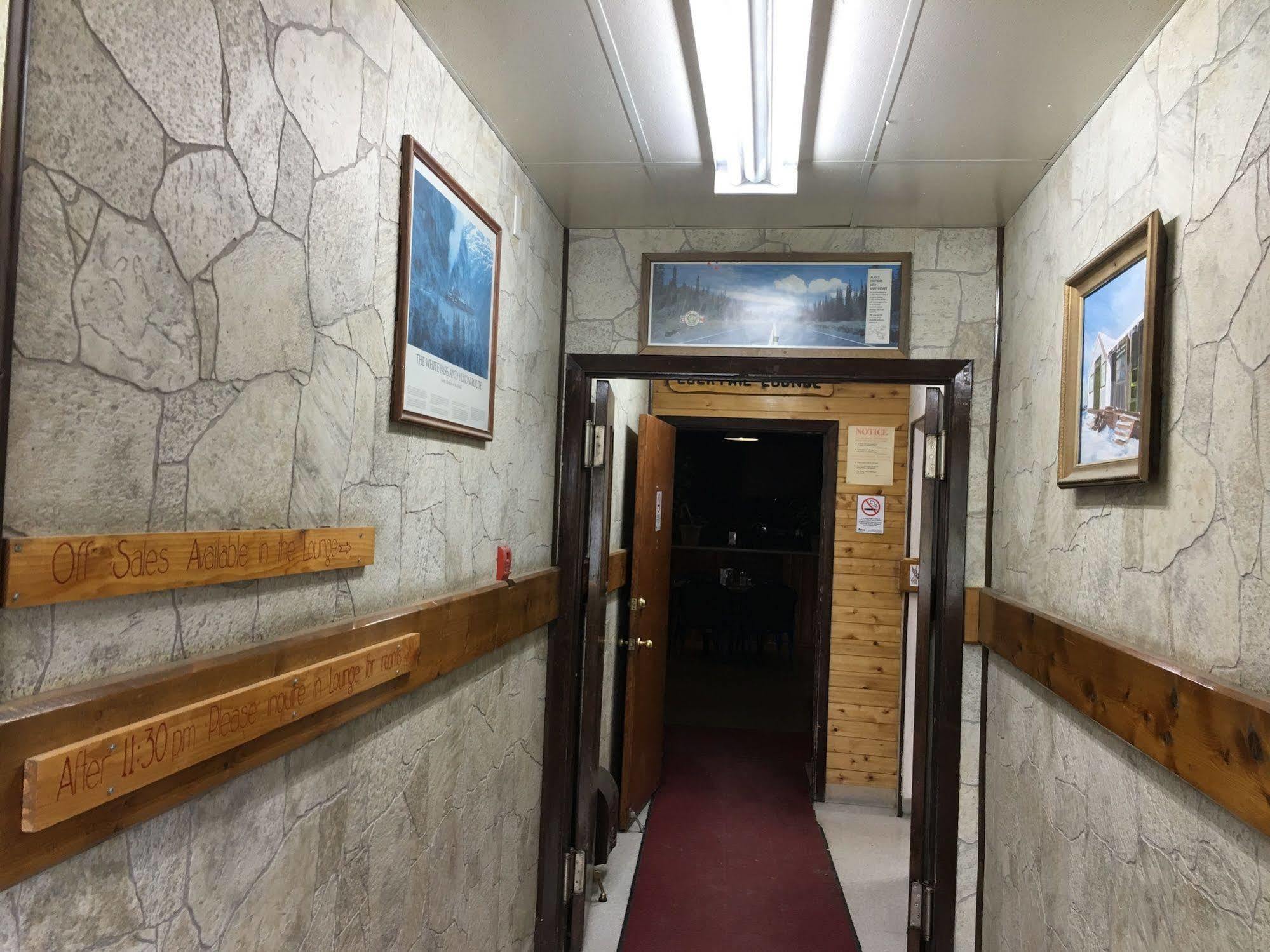 Kluane Park Inn Haines Junction Extérieur photo
